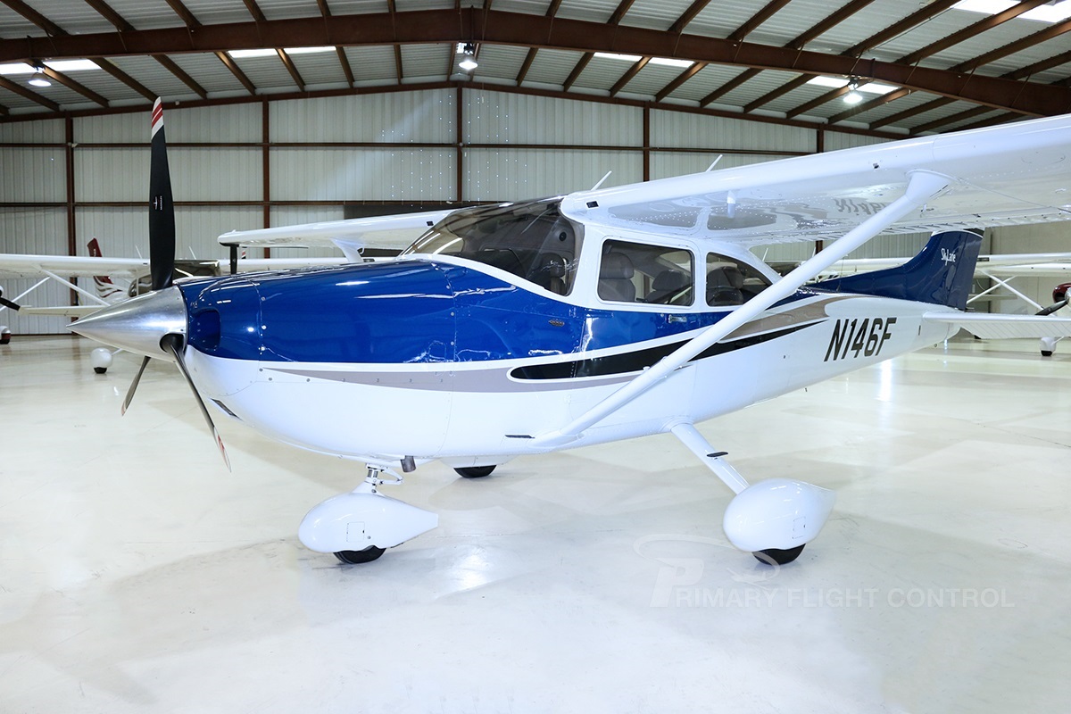 Airplane For Sale 2004 Cessna 182T