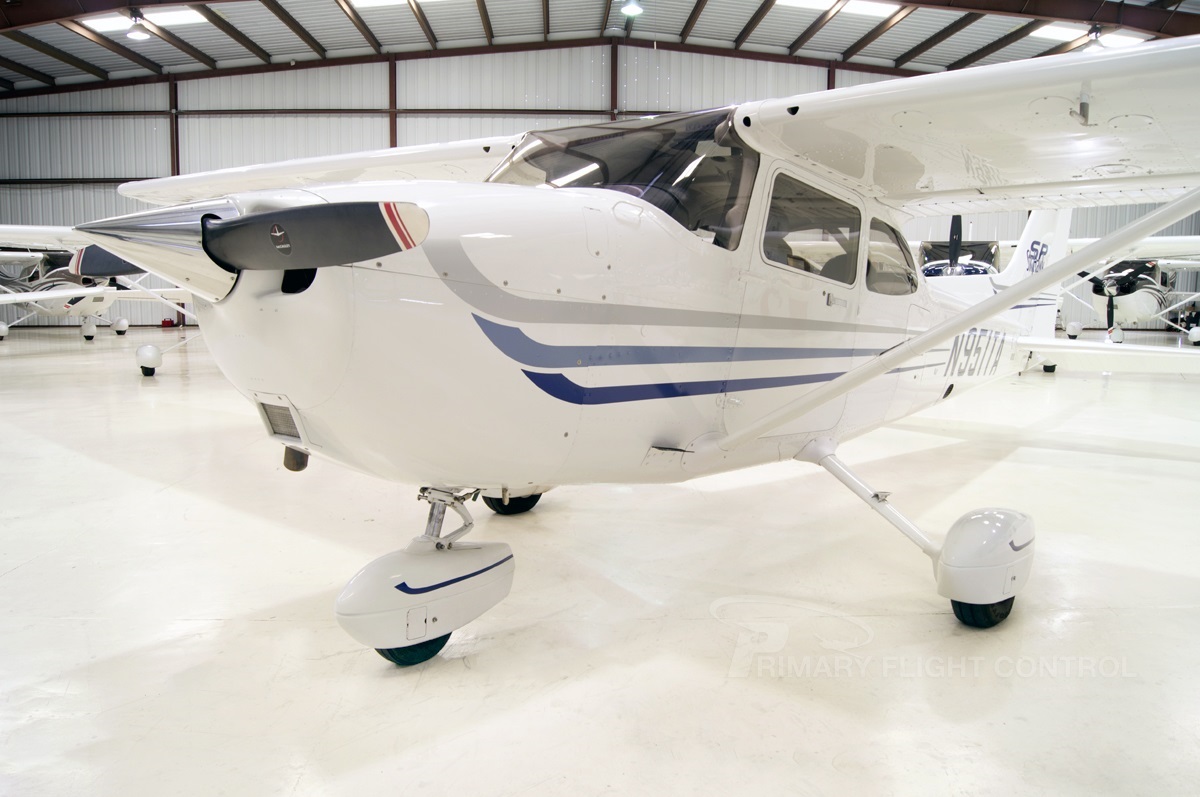 Airplane For Sale 2003 Cessna 172SP